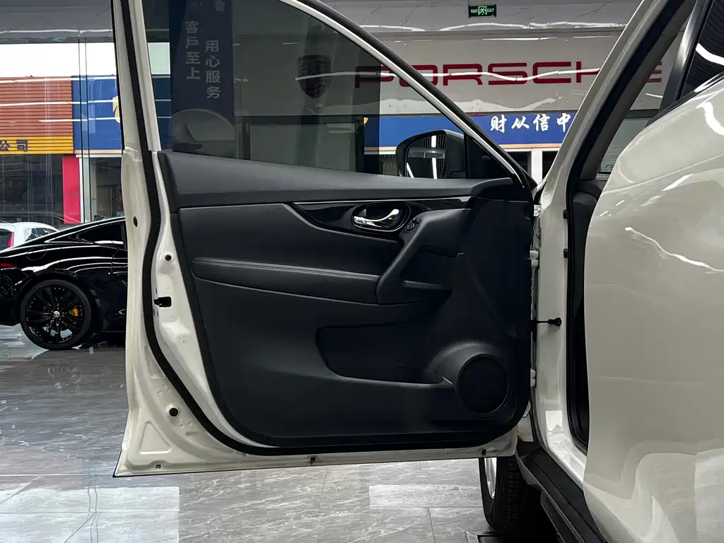 Nissan X-Trail — миниатюра 11