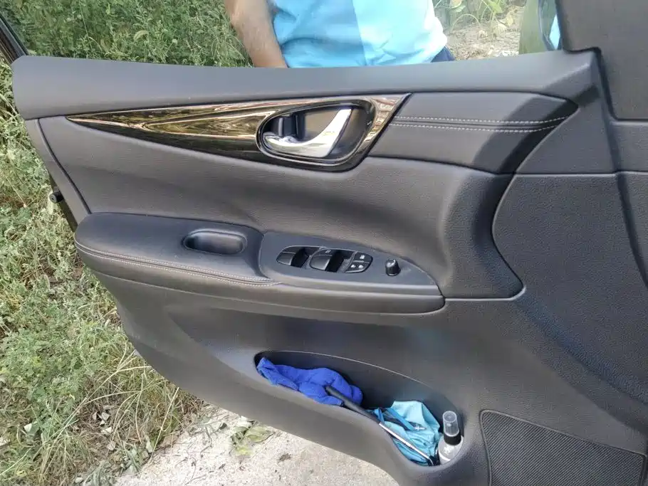 Nissan Tiida — миниатюра 7