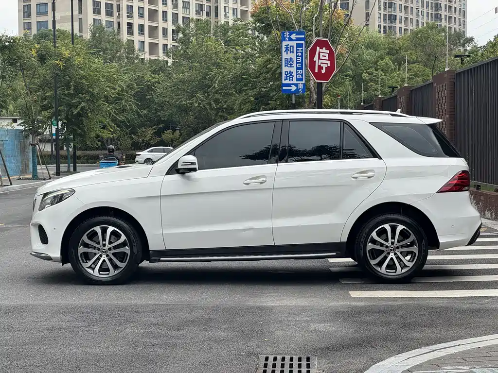 MERCEDES-BENZ GLE