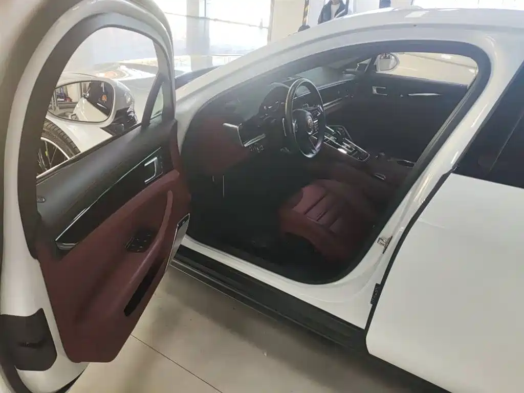 PORSCHE PANAMERA NEW ENERGY