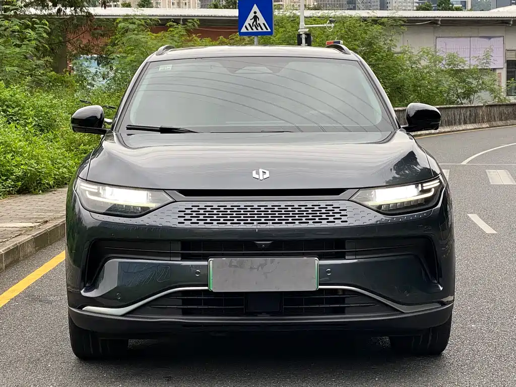 Leapmotor Leapmotor C11 — миниатюра 2