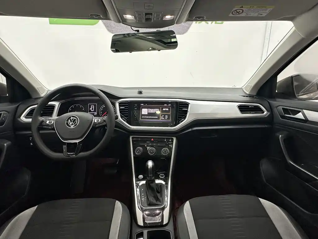 Volkswagen T-Roc — миниатюра 10