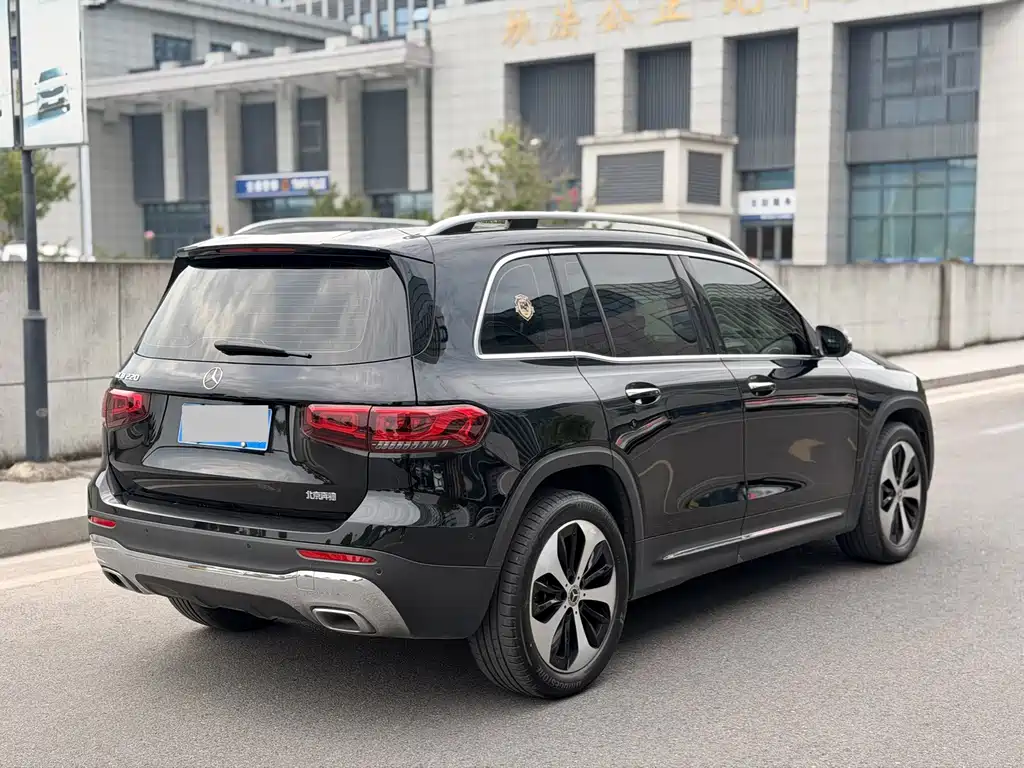 Mercedes-Benz GLB — миниатюра 11