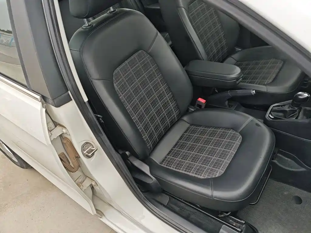 Volkswagen Jetta — миниатюра 25