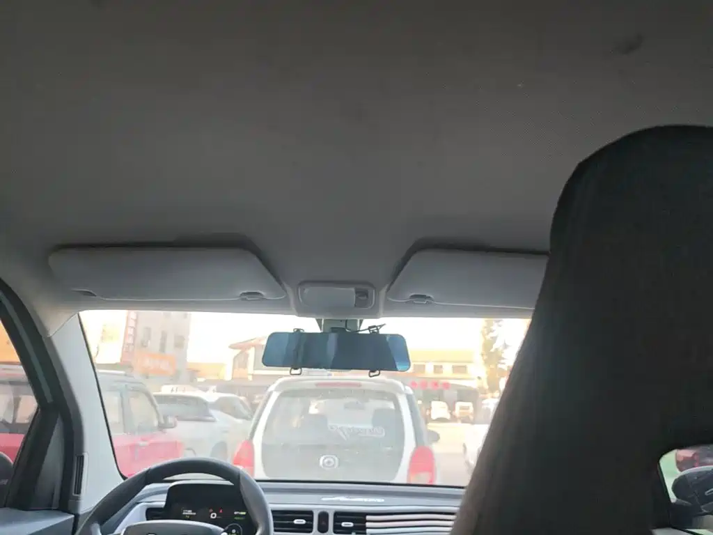 Wuling MINIEV — миниатюра 18
