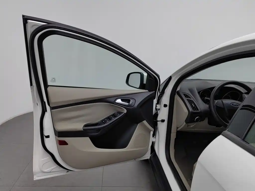 Ford Focus — миниатюра 8