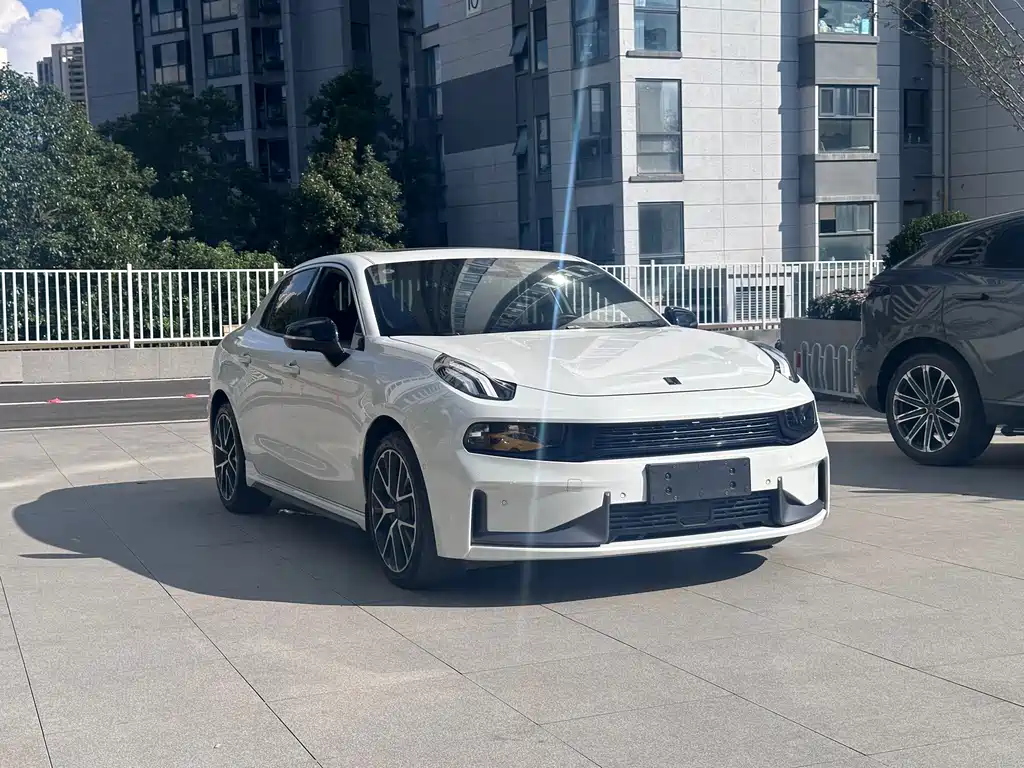 Lynk & Co 03 — миниатюра 2