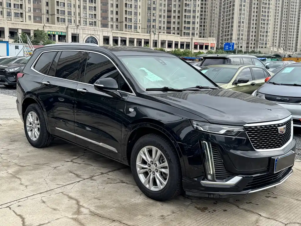 Cadillac XT6 2021 28T мест
