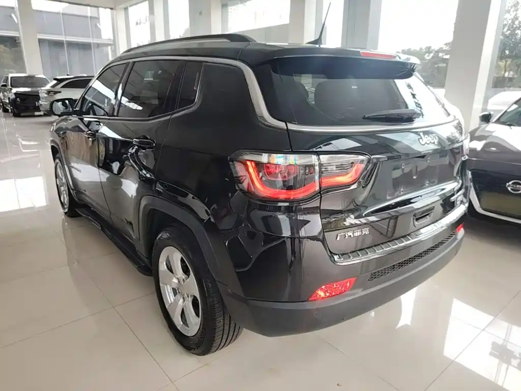Jeep Compass — миниатюра 5