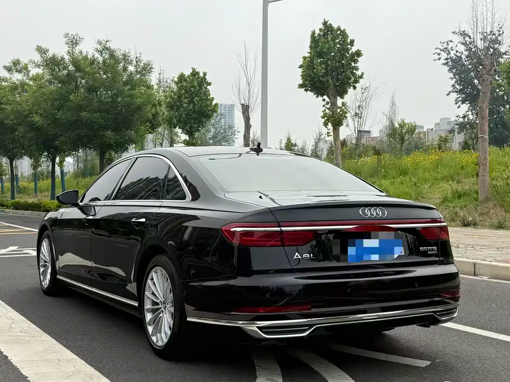 Audi A8 — миниатюра 9