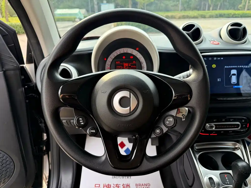 smart Smart Fortwo — миниатюра 9