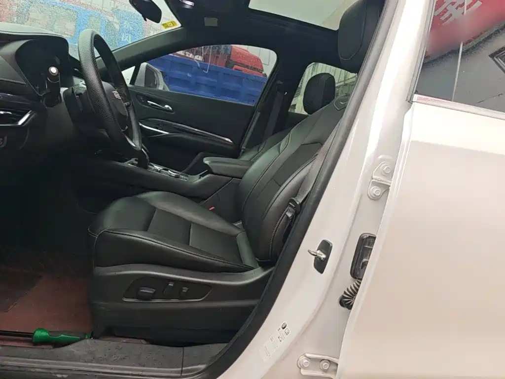 Cadillac XT4 — миниатюра 15
