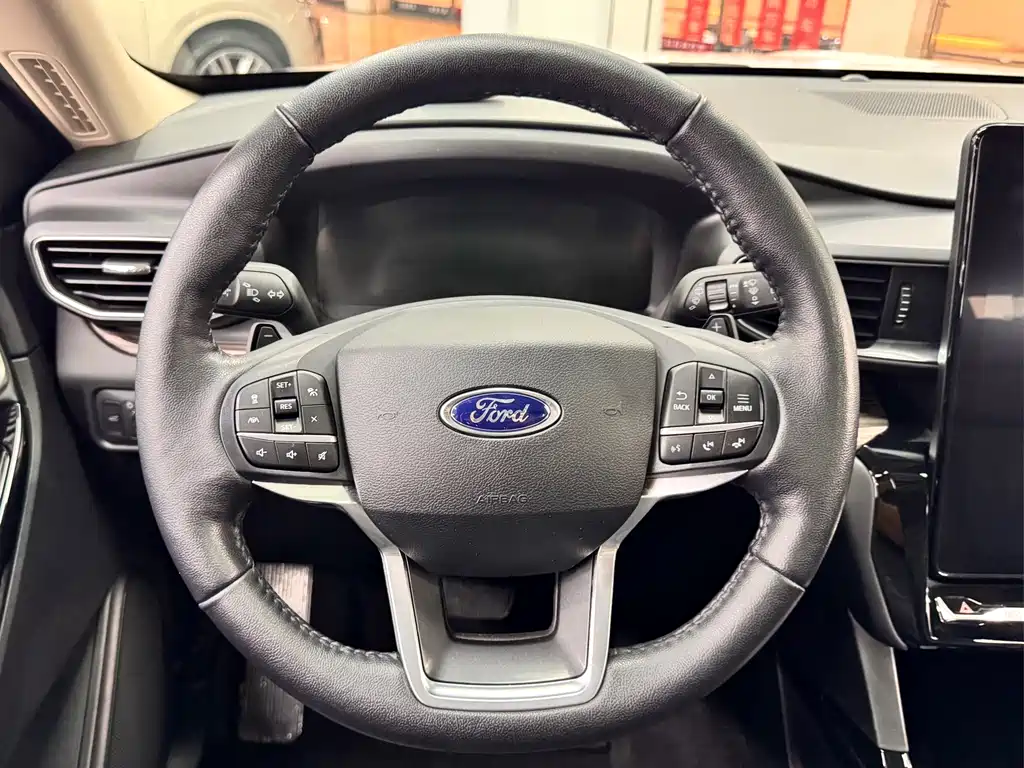 Ford Explorer — миниатюра 9