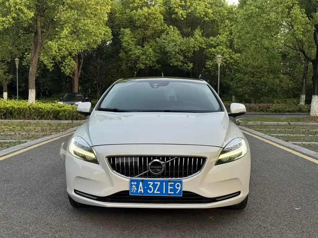 Volvo V40 2017 T4