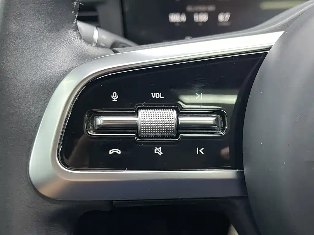 Li Auto ONE 2021 6 мест