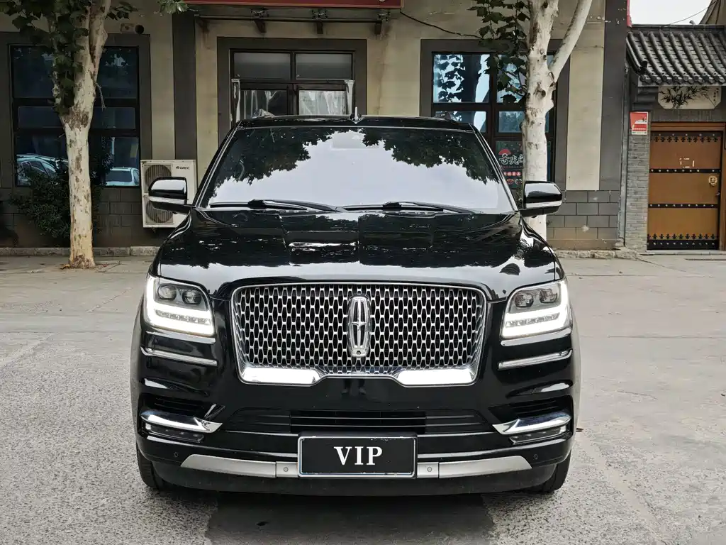 Lincoln Navigator — миниатюра 2