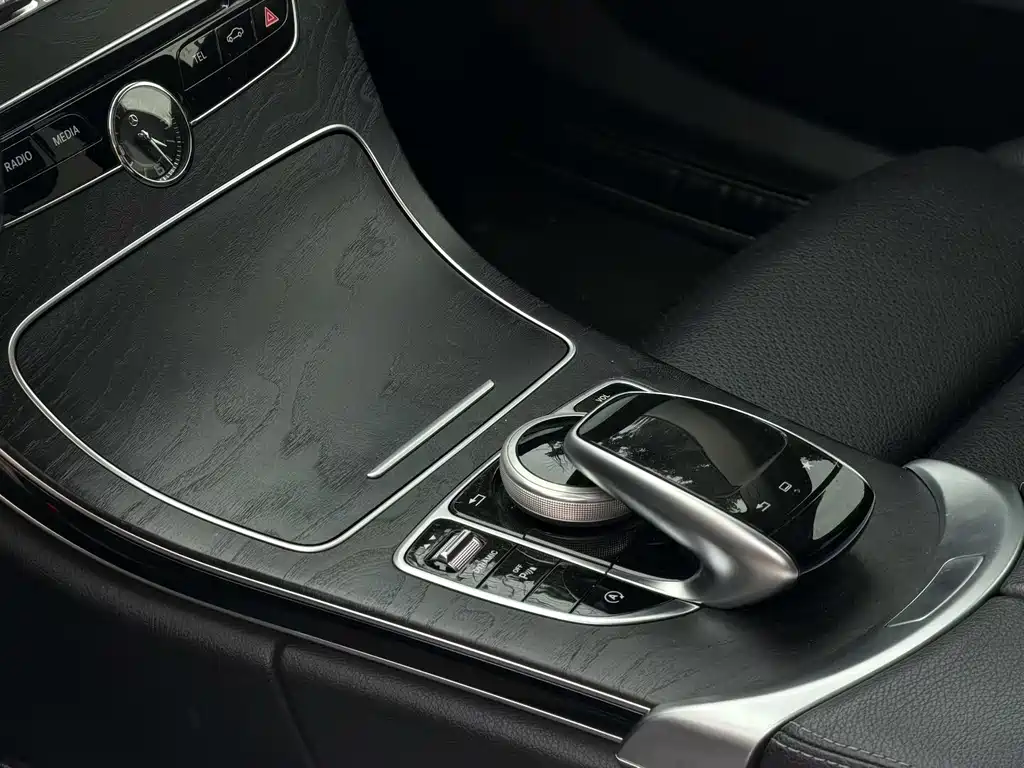 Mercedes-Benz C-Class — миниатюра 4