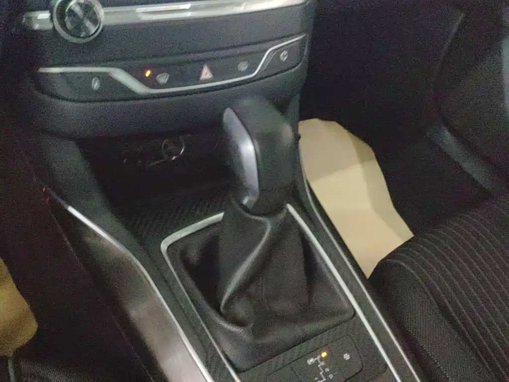 Peugeot 408 — миниатюра 14