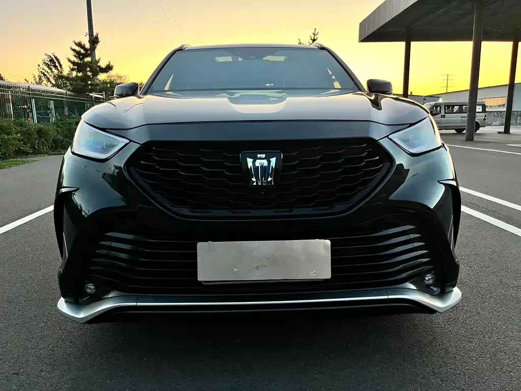 Toyota Crown Kluger — миниатюра 2