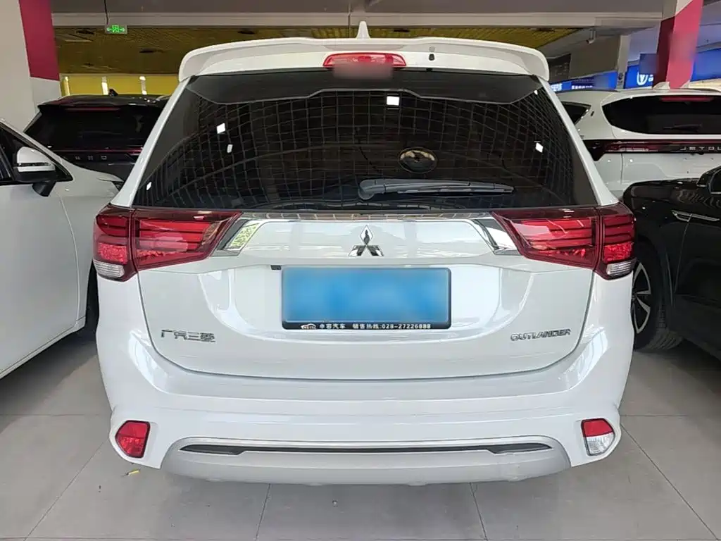 Mitsubishi Outlander — миниатюра 6