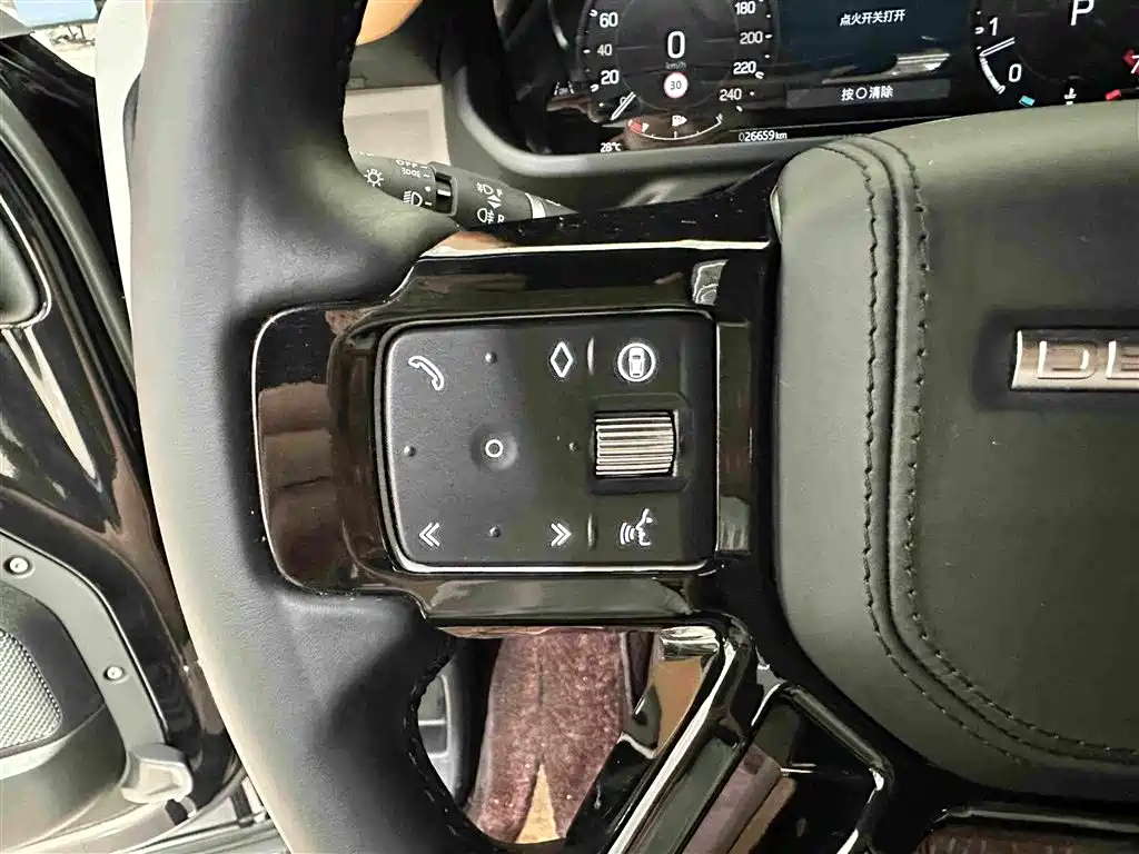 Land Rover Defender — миниатюра 10
