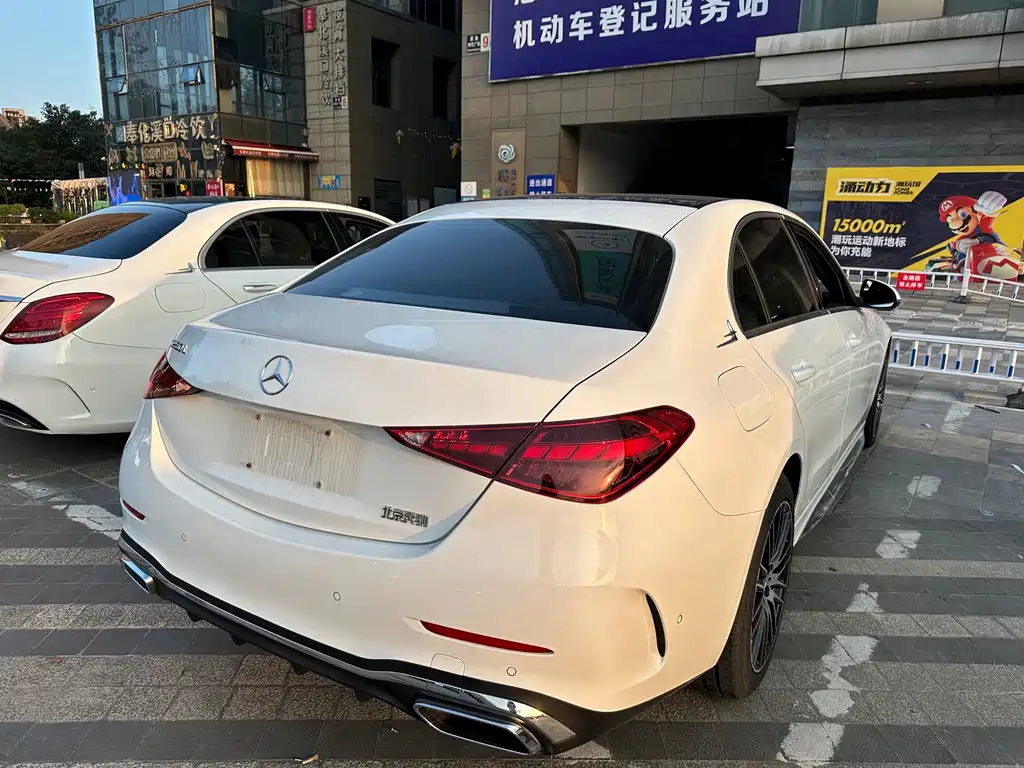 Mercedes-Benz C-Class — миниатюра 11