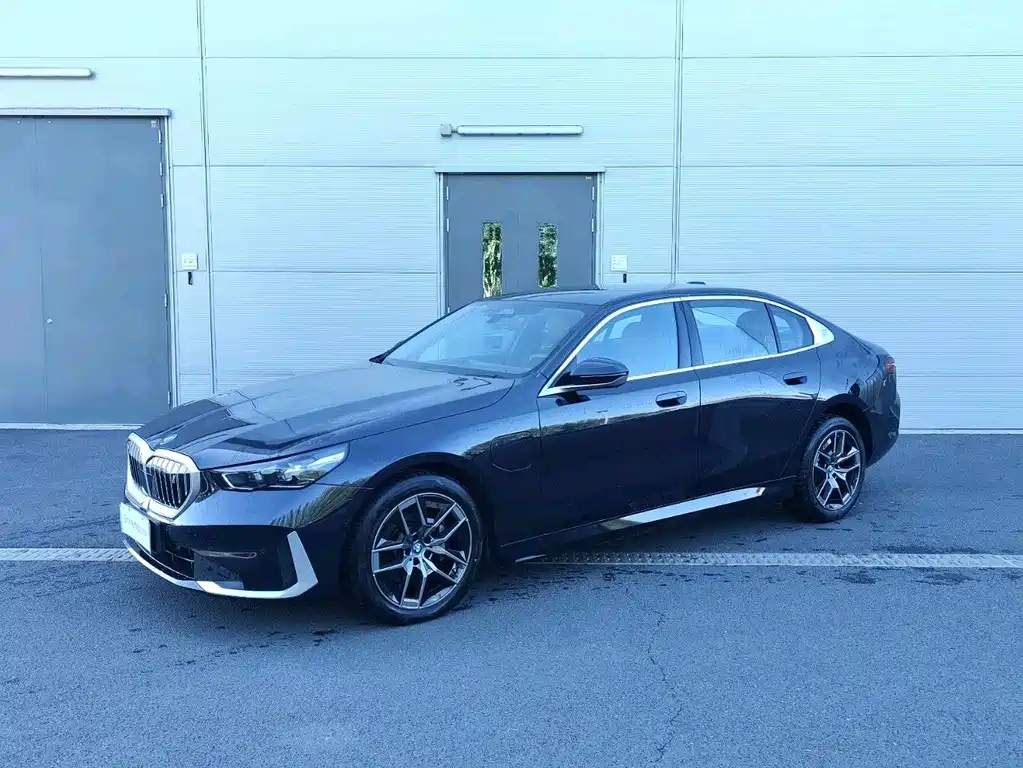 BMW i5