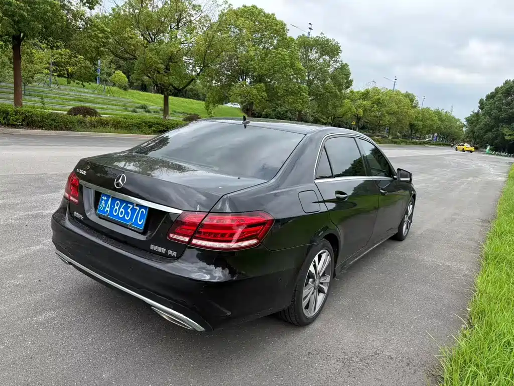 Mercedes-Benz E-Class — миниатюра 15