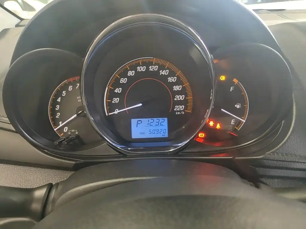 Toyota Yaris L — миниатюра 12