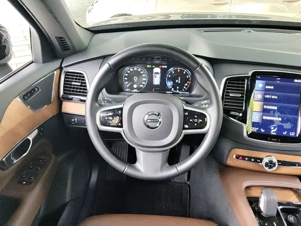Volvo XC90 — миниатюра 15