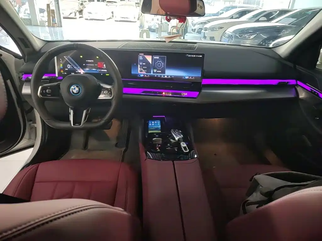 BMW i5 — миниатюра 10