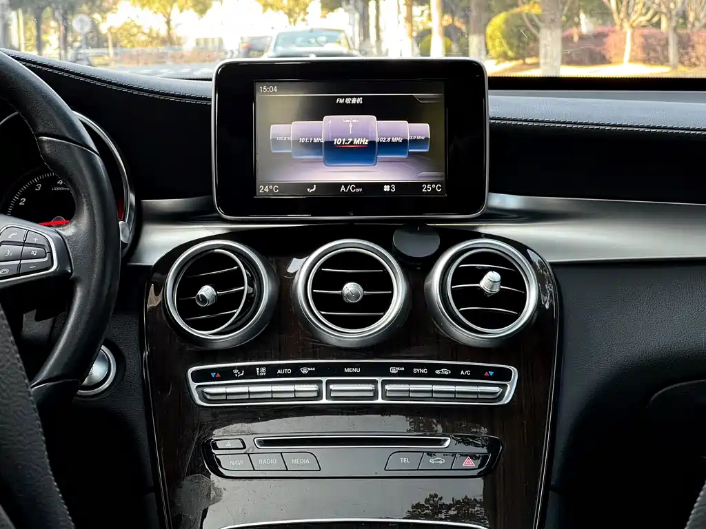 Mercedes-Benz GLC — миниатюра 10
