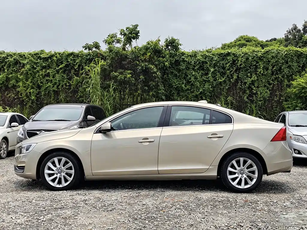 Volvo S60 — миниатюра 6
