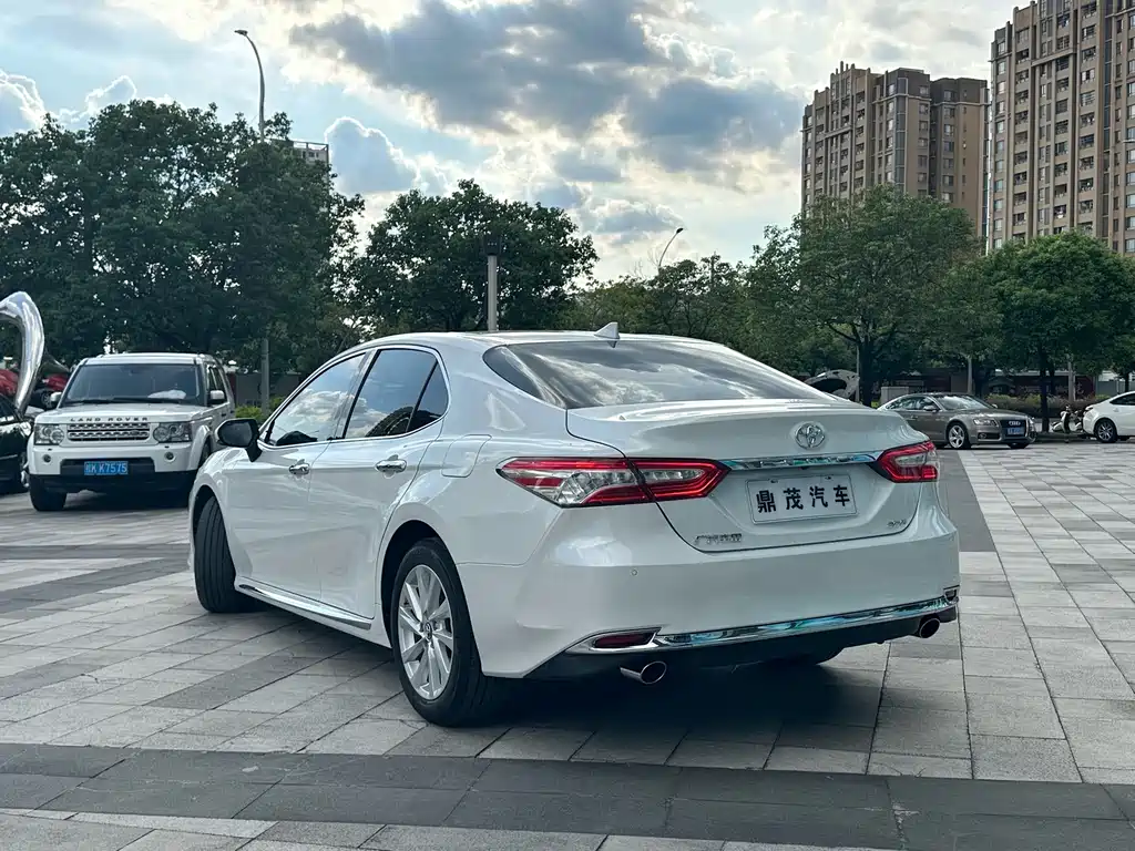 Toyota Camry — миниатюра 7