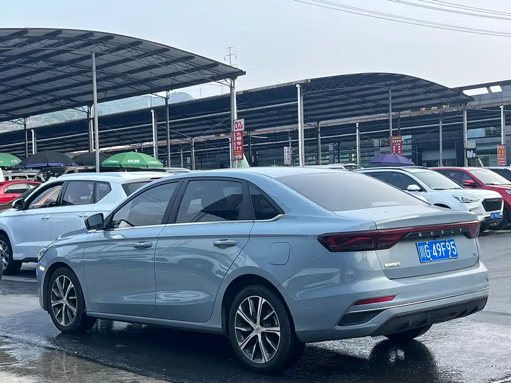 Geely Emgrand — миниатюра 6
