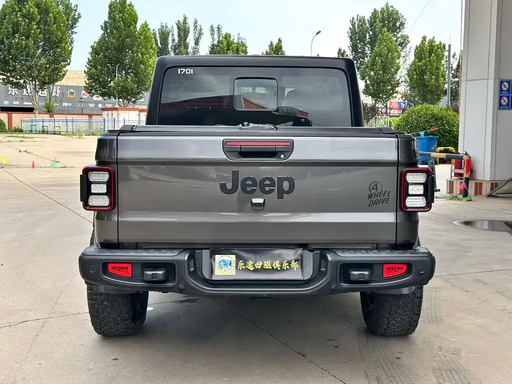 Jeep Gladiator — миниатюра 8