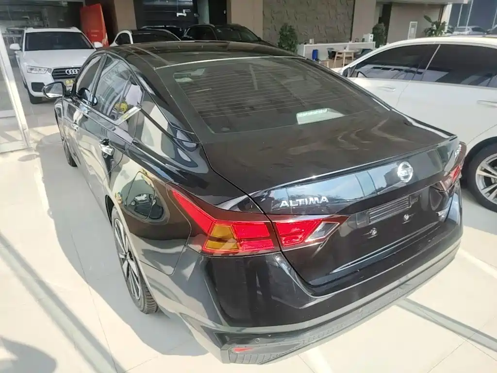 Nissan Teana — миниатюра 5