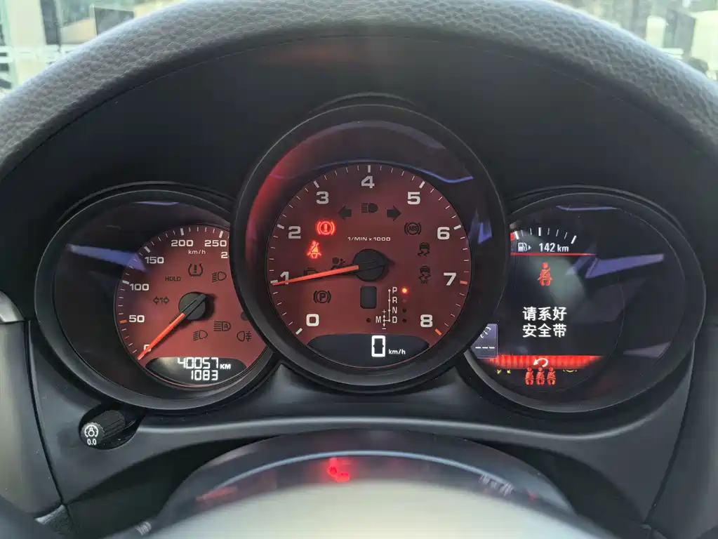 Porsche Macan — миниатюра 6