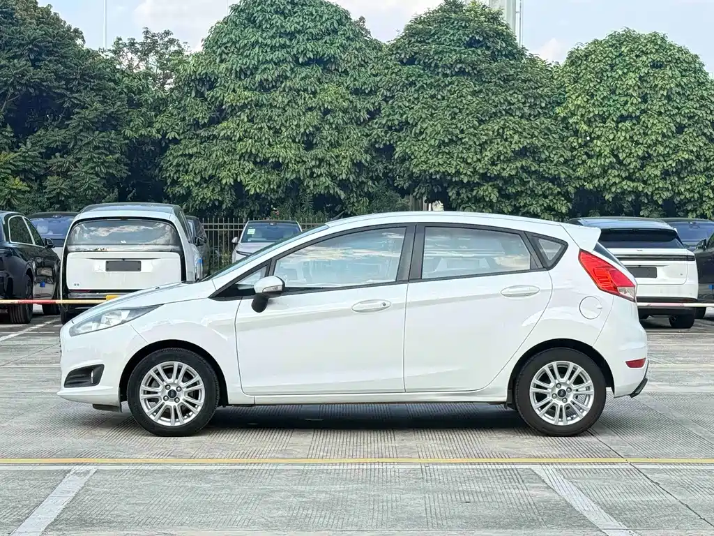 Ford Fiesta — миниатюра 4