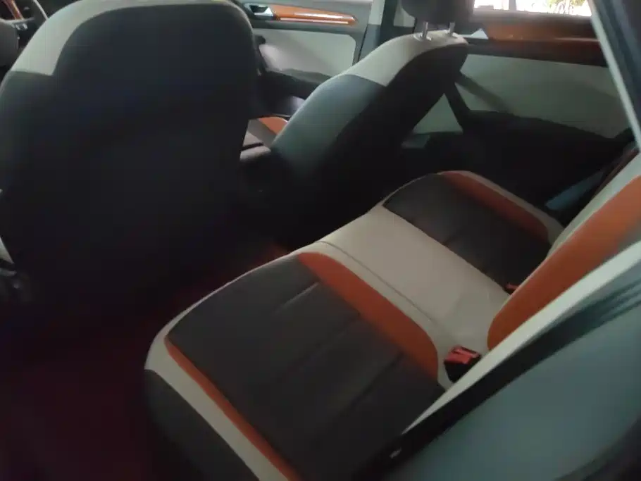 Volkswagen T-Roc — миниатюра 11