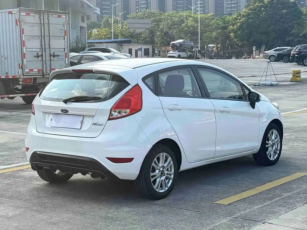 Ford Fiesta — миниатюра 7