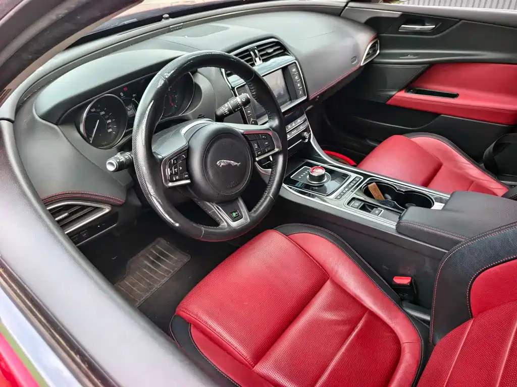 Jaguar XE 2017 2.0T 200PS R-Sport