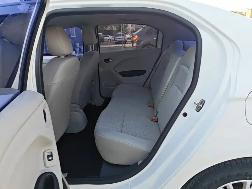 Citroen Elysee — миниатюра 17