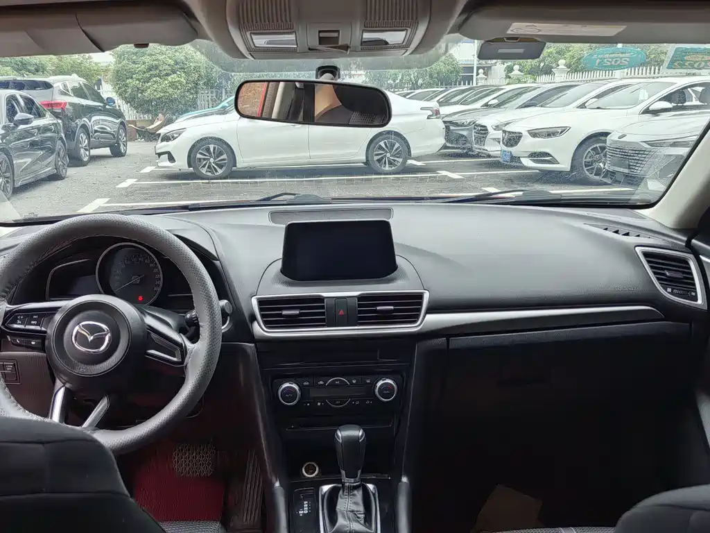 Mazda Mazda3 3 2019 1.5L AT Luxury VI