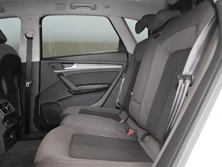 Audi Q5L 2018 40 TFSI VI