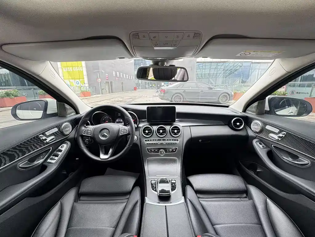 Mercedes-Benz C-Class — миниатюра 5