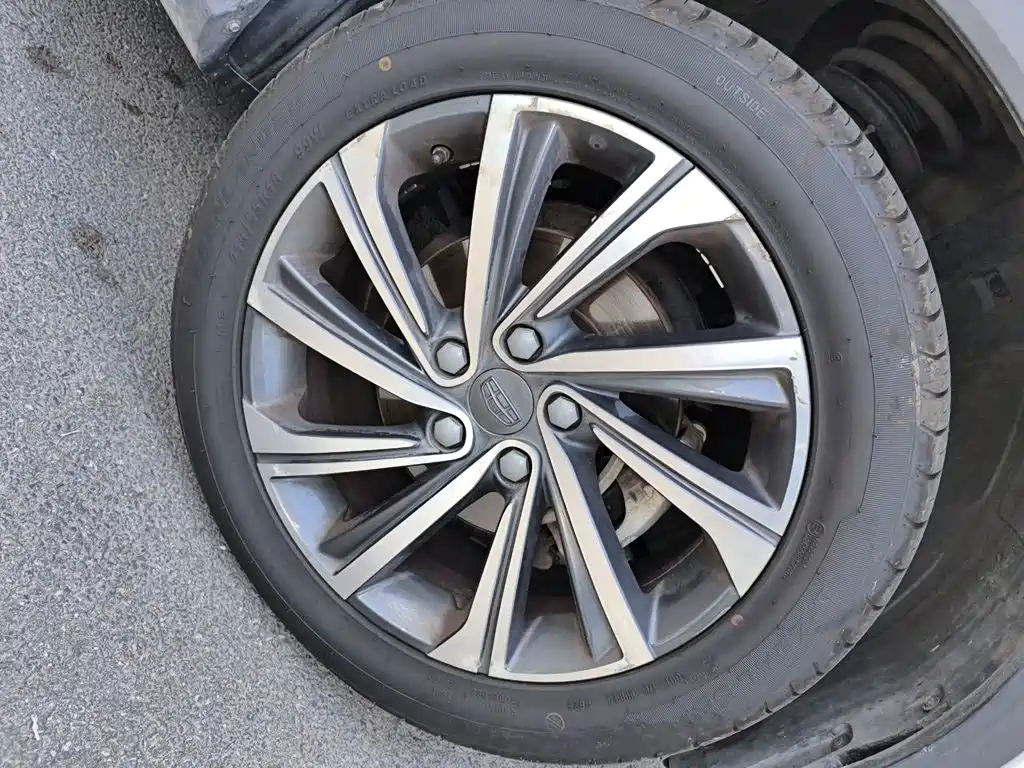 Geely Binyue — миниатюра 8