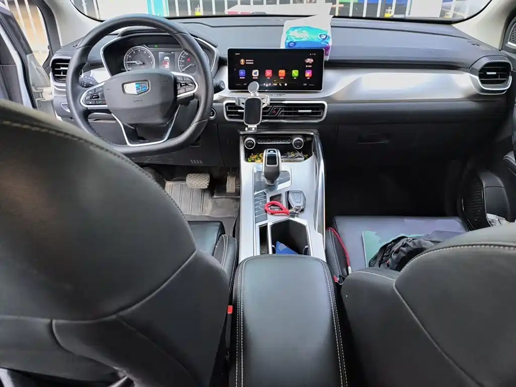 Geely Binyue — миниатюра 10