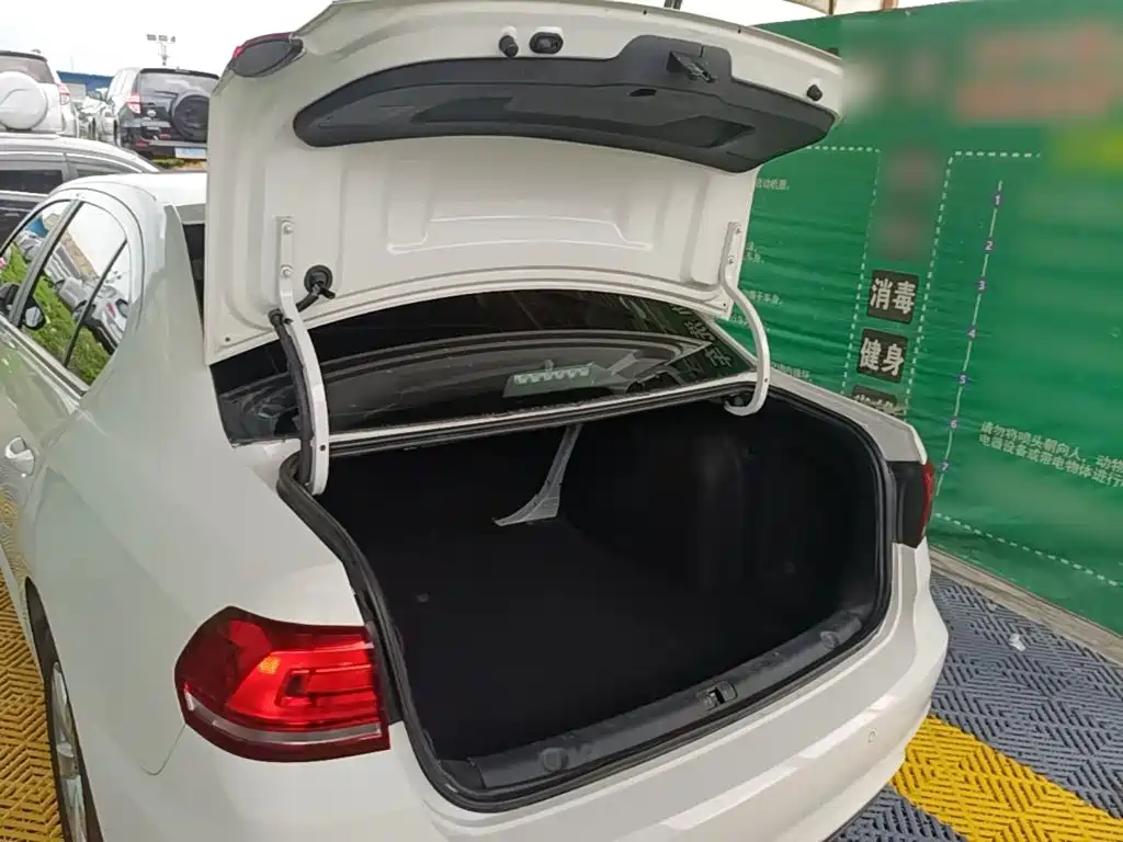Volkswagen Lavida — миниатюра 19
