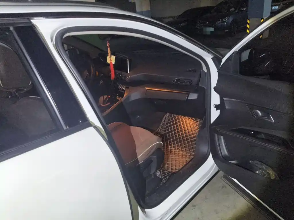 Peugeot 5008 — миниатюра 20